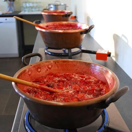 process-strawberry-jam.process-confiture-fraise